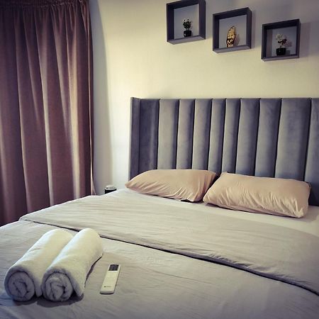 Moderne Appartement Au Plein Centre-Ville En Face Hilton & La Gare De Train Tgv Avec Climatisation Tanger Luaran gambar
