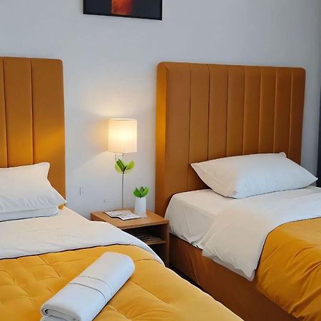 Moderne Appartement Au Plein Centre-Ville En Face Hilton & La Gare De Train Tgv Avec Climatisation Tanger Luaran gambar