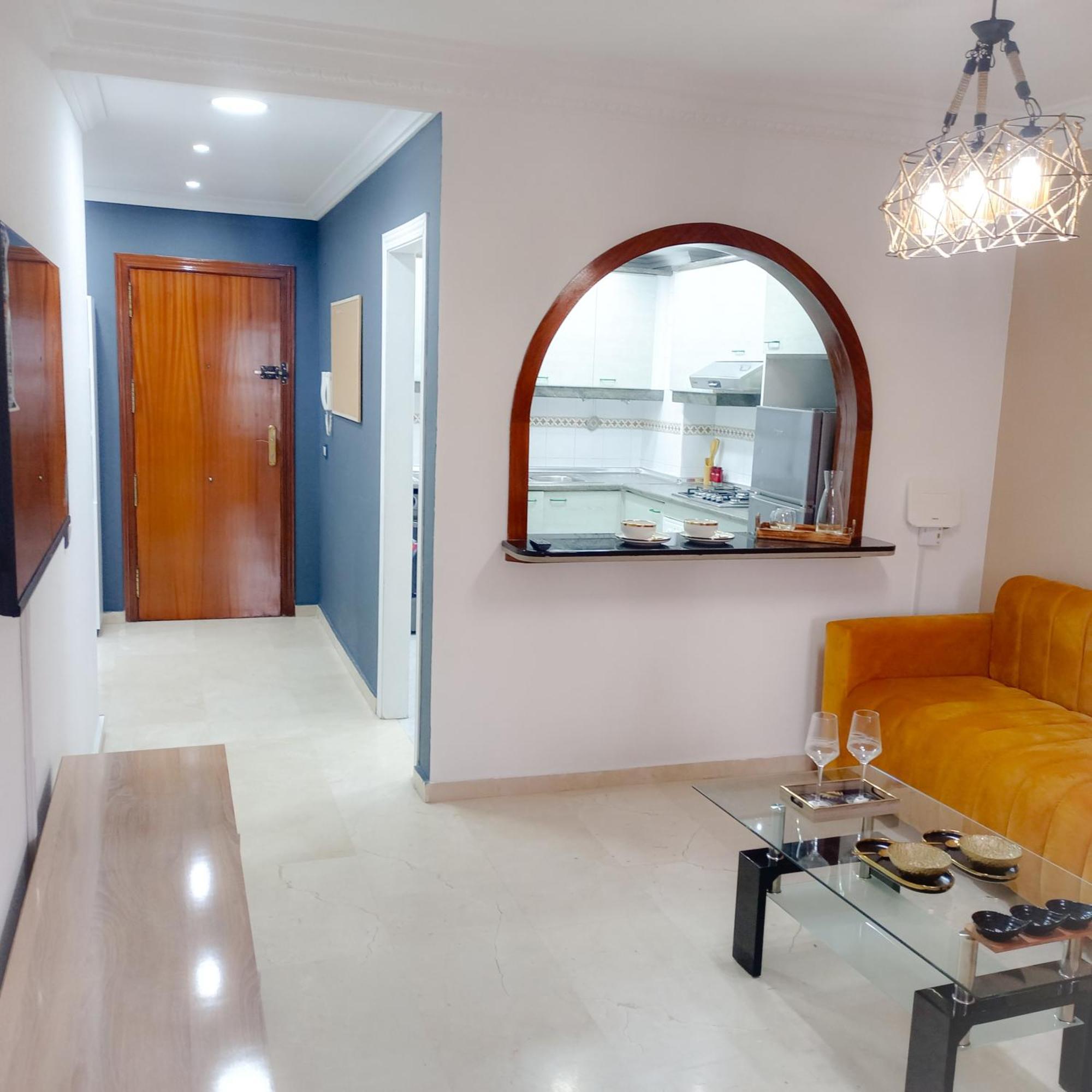 Moderne Appartement Au Plein Centre-Ville En Face Hilton & La Gare De Train Tgv Avec Climatisation Tanger Luaran gambar
