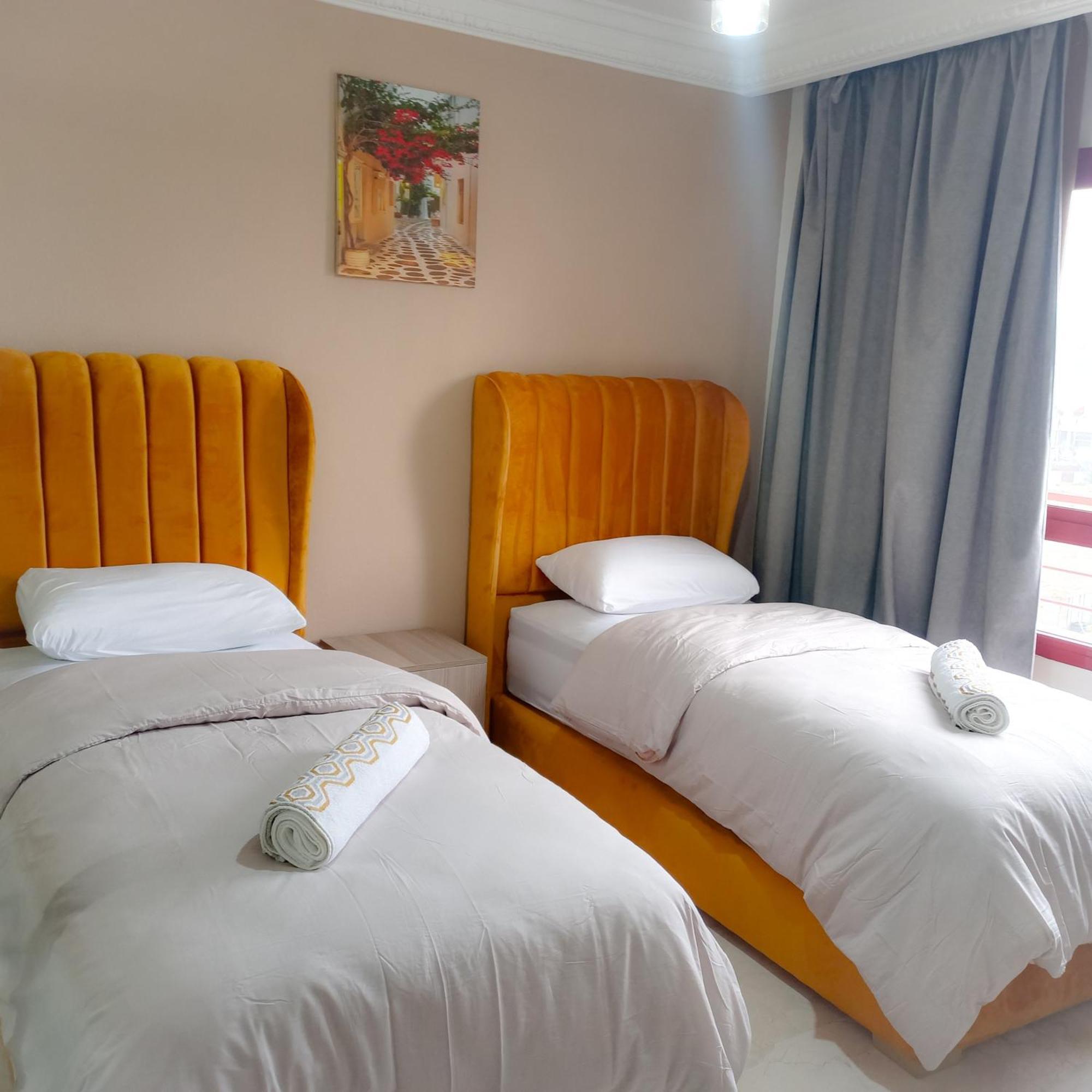 Moderne Appartement Au Plein Centre-Ville En Face Hilton & La Gare De Train Tgv Avec Climatisation Tanger Luaran gambar