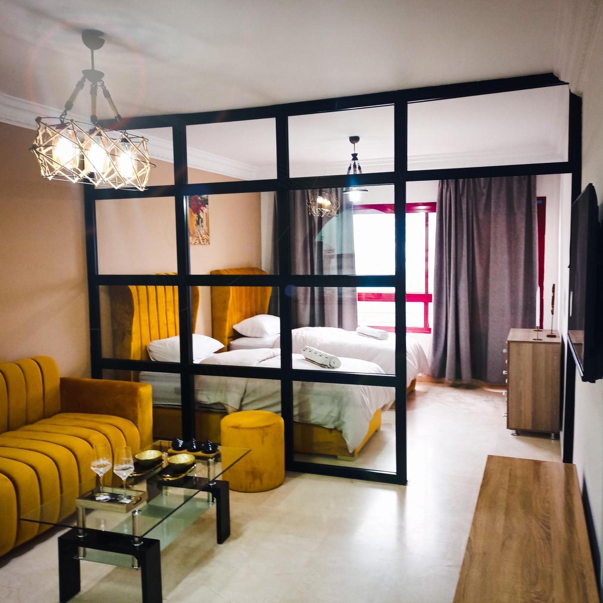 Moderne Appartement Au Plein Centre-Ville En Face Hilton & La Gare De Train Tgv Avec Climatisation Tanger Luaran gambar