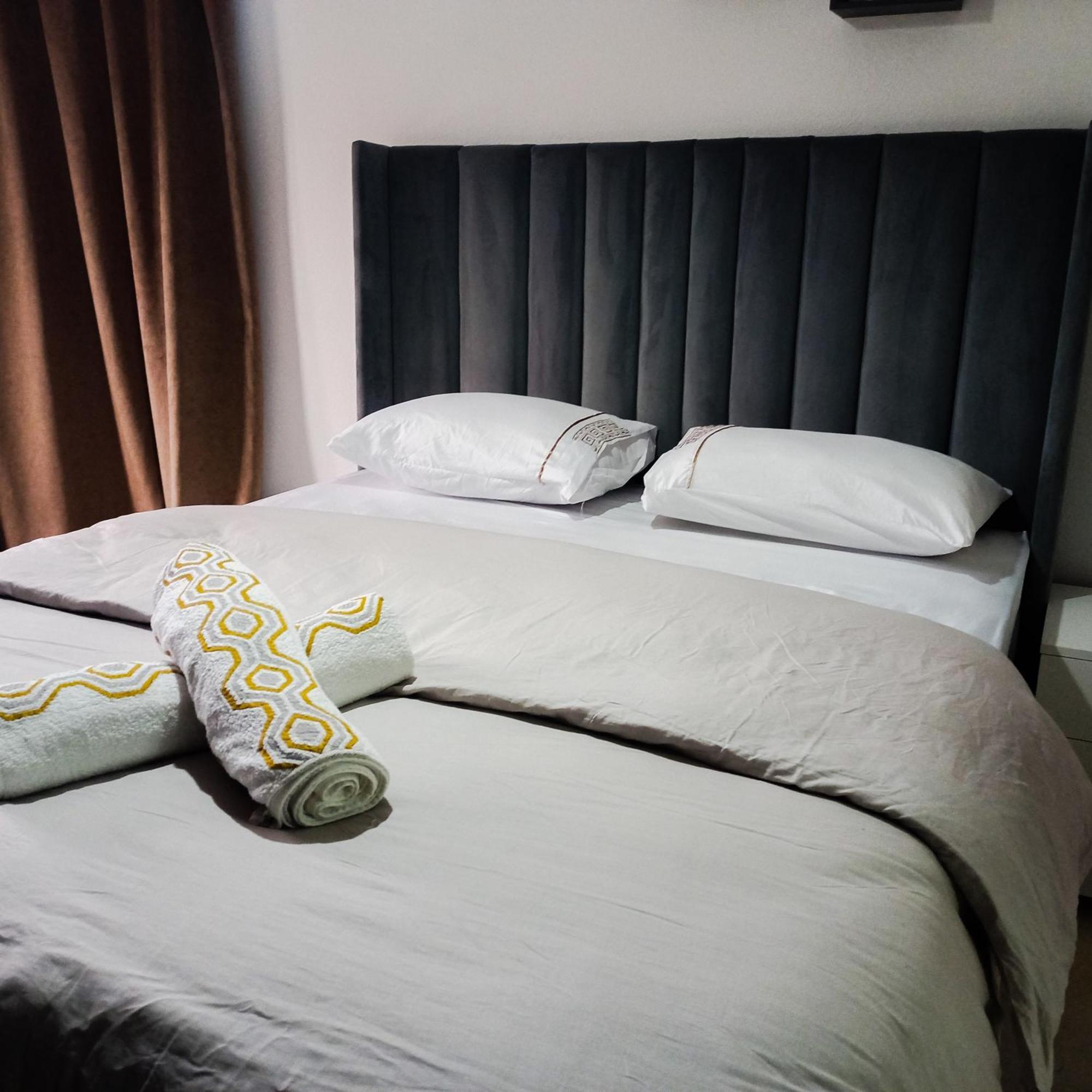 Moderne Appartement Au Plein Centre-Ville En Face Hilton & La Gare De Train Tgv Avec Climatisation Tanger Luaran gambar